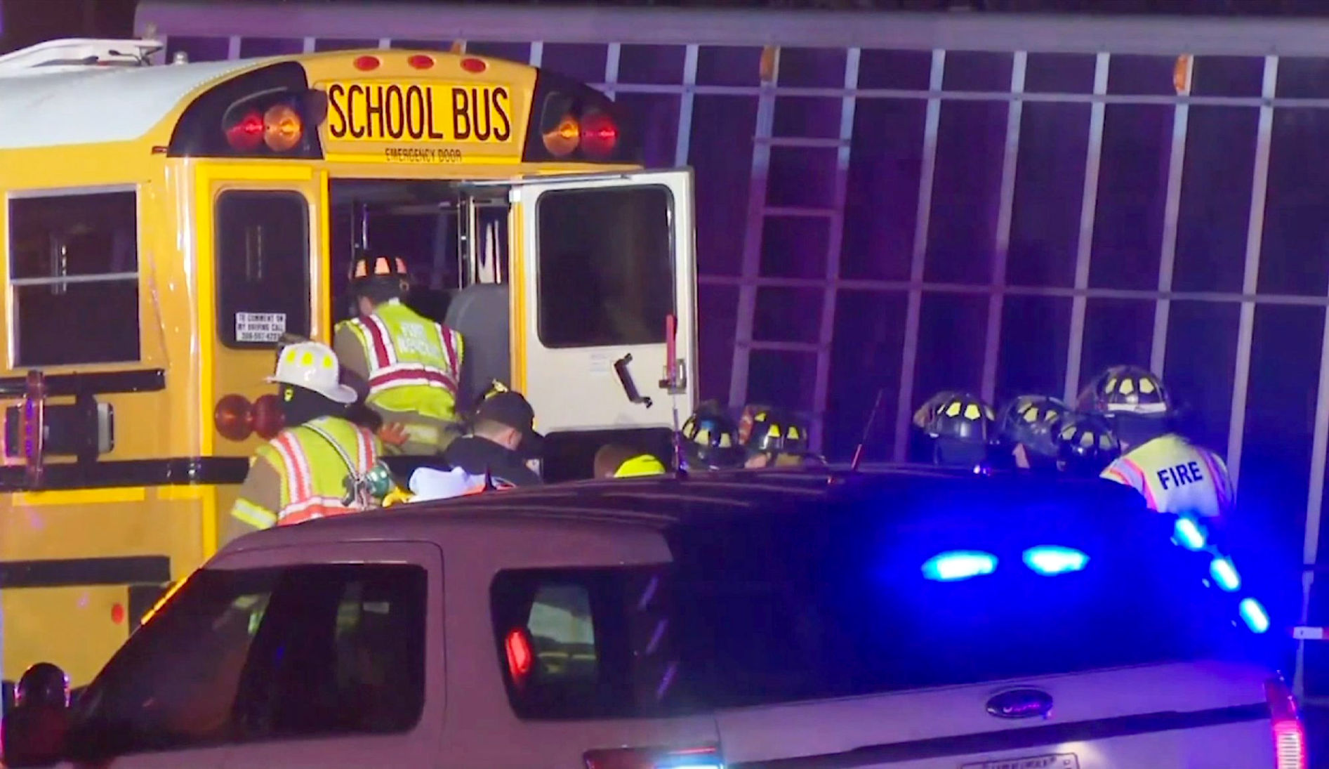 654770_school-bus-crash-illinois-4.jpg